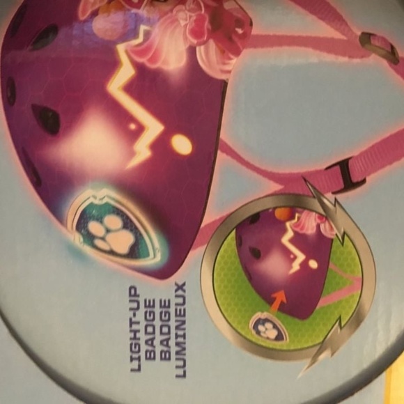 BRAND NEW sealed paw patrol Skye tri-wheel scooter & helmet combo - Picture 4 of 7